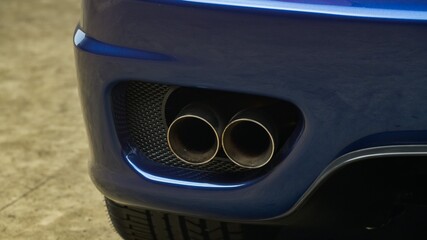 Twin tip exhaust pipe