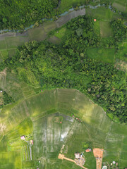 라오스 방비엥의 원시자연 풍경, 산맥과 춤추는 구름들