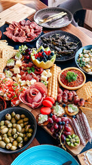 eine leckere Tapas Platte voller Köstlichkeiten
