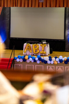 Abiball-Party B&uuml;hne mit ABI-Schriftzug