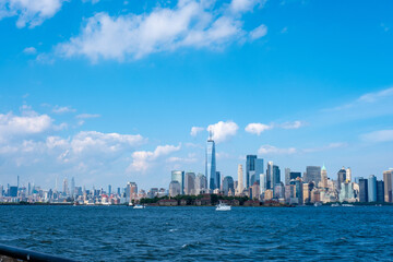 Fototapeta premium Manhattan skyline viewed from Liberty State Park in summer