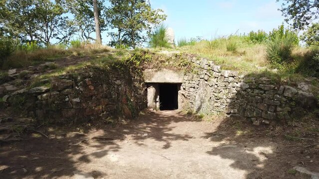 Panoramic view from left to right. View of the Kercado tumulus in Carnac. Video in 4K.