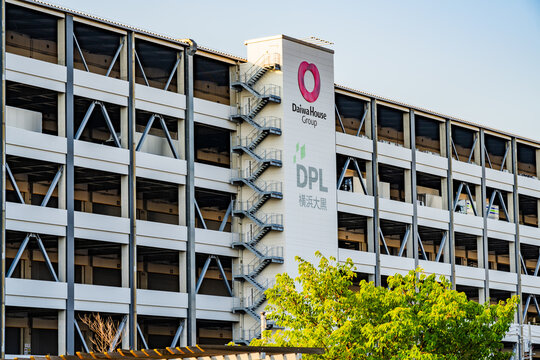 2023年7月に神奈川県横浜市にて、大国埠頭のDPL横浜大黒がある景観