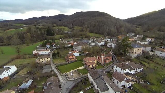 Scai, Amatrice (Rieti), Italia. 2010, immagini inedite di archivio.
Riprese aeree girate con il drone, prima della distruzione totale del terremoto 2016.