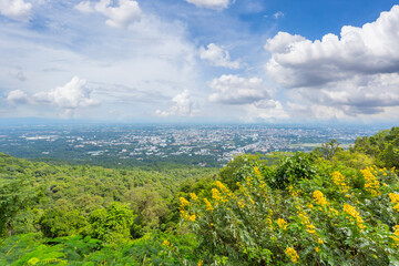 Fototapeta na wymiar The Chiang Mai's highest view point Saw the city as wide as the eye, good atmosphere, beautiful view in front.