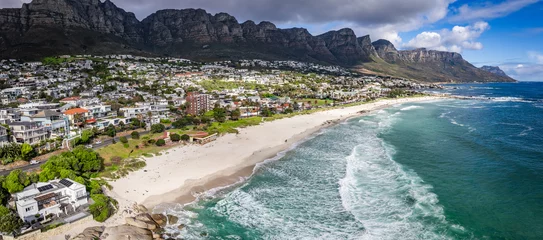 Photo sur Plexiglas Montagne de la Table Aerial View of Camps bay in Cape Town, Western Cape, South Africa