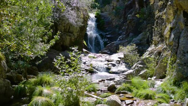 Vista de la cascada del Purgatorio en Rascafr&iacute;a en la Sierra de Guadarrama, Madrid, Espa&ntilde;a.