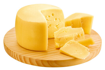 Tábua de madeira com pedaço de queijo parmesão isolado em fundo transparente - queijo suíço