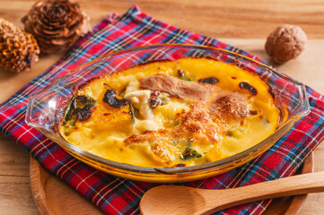 キノコとカボチャのグラタン