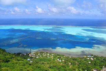 Fototapeta na wymiar Paradise view on pacific ocean (turquoise lagoon) in Maupiti | French Polynesia