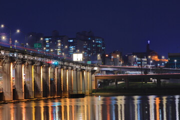 Fototapeta na wymiar night view of hanriver in seoul, korea