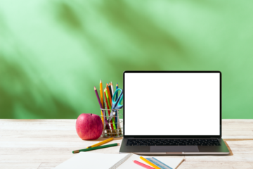 子供部屋とラップトップコンピューター