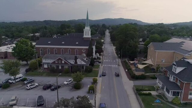 4K Drone Video of Downtown Hendersonville, NC on Beautiful Summer Day
