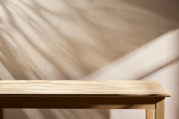 Various props with an autumn atmosphere in the warm afternoon sunlight.