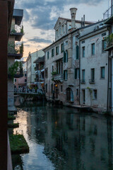 Fototapeta na wymiar a glimpse of the historic center of Treviso with its famous canals