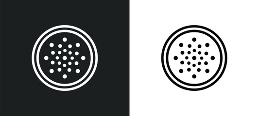 Fototapeta premium passion fruit icon isolated in white and black colors. passion fruit outline vector icon from fruits collection for web, mobile apps and ui.