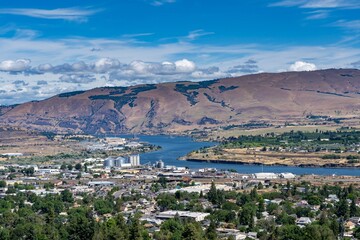 Fototapeta na wymiar A high angle view of the columbia river and city of the dalles industrial area