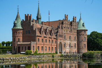 Fototapeta na wymiar Schloss Egeskov auf Fünen in Dänemark