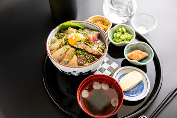 海鮮丼