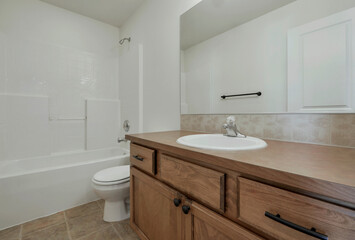 Fototapeta na wymiar Modern residential bathroom interior
