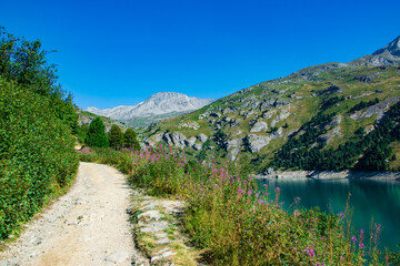 Lac et barrage du plan d'amont