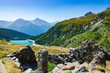 Lac et barrage du plan d'amont