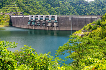 Fototapeta na wymiar 広島県、温井ダムにある龍姫湖