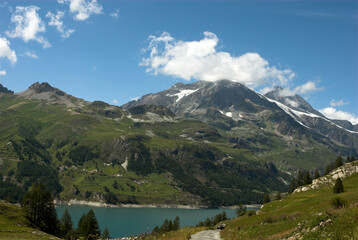 Fototapeta na wymiar Barrage, Tignes, massif de la Vanoise, Haute Tarentaise, Savoie, 73, France
