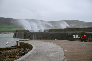 Kaimauer La Hague bei Sturm