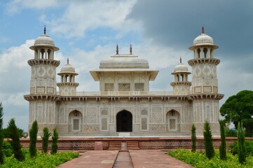 Fototapeta na wymiar Tomb of Itmad Ud Daulah at Agra