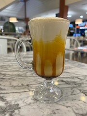 Copo de Capuccino Café com Caramelo