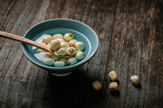 Images of lotus seeds with high-resolution photos, nutrient-rich, low-calorie and antioxidant-rich properties