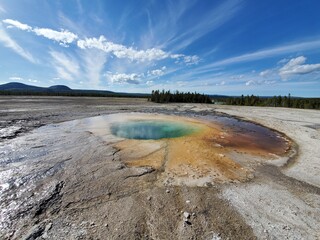 grand prismatic spring in Yellowstone national park