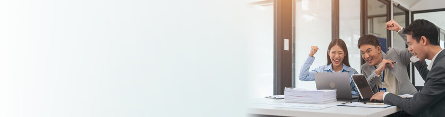 Obraz premium Asian business people teamwork strategy corporate meeting in progress, brainstorming ideas, leadership decision-making executives in conference boardroom, productive people engaged in problem-solving