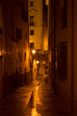 Fototapeta na wymiar Calle de Cuenca por la noche