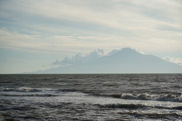 浜勇知原生花園から見た利尻富士