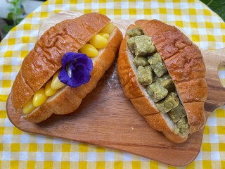 Green bean tempeh and ginko with salt bun