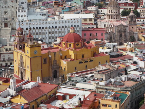 ラパス広場のバジリカ（グアナファト聖母大聖堂） グアナファトのカラフルな絶景 メキシコ | Colorful and spectacular view of Guanajuato, Mexico