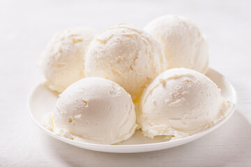 plate of ice cream scoops