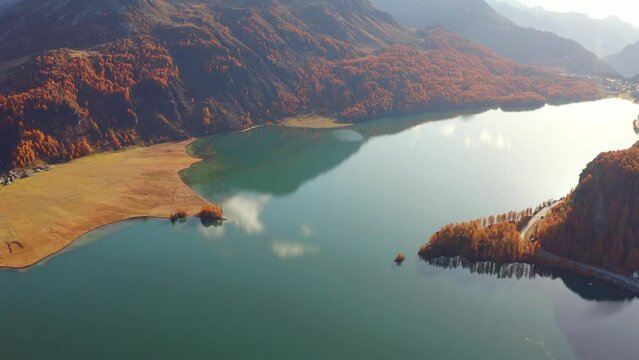 4K aerial - a bird's eye view&nbsp;video (Ultra High Definition) of Sils Lake (Silsersee). Nice scene of Swiss Alps, Maloja Region, Upper Engadine, Switzerpand, Europe. Beauty of nature concept background.