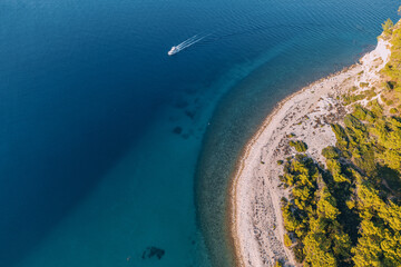 Obraz premium Aerial view of the paradisiacal idyllic coast with a sandy beach