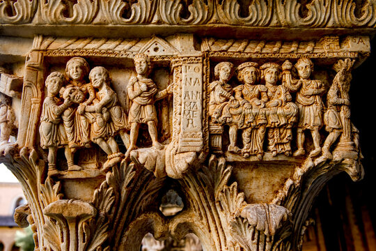 Santa Maria Nuova cathedral cloister, Monreale, Sicily, Italy. Capital.