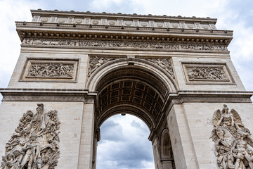 Photo de l'Arc de Triomphe à Paris de face