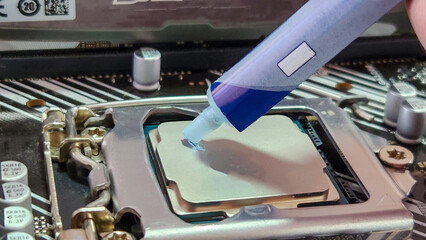 Change of thermal paste to PC processor.