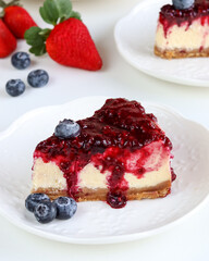 cheesecake with berries