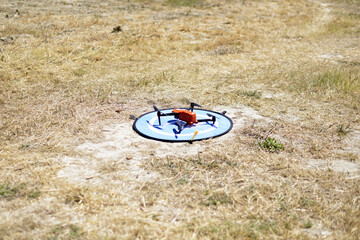 drone per riprese video in una campagna