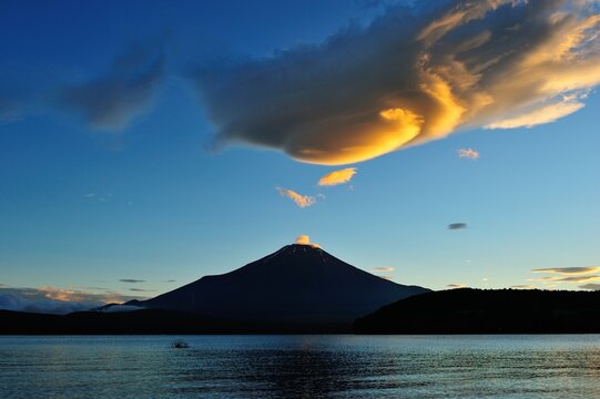 Hanging clouds and Mt. Fuji seen from Yamanakako Plain, Japan,Yamanashi Prefecture,Yamanakako, Yamanashi,Plain