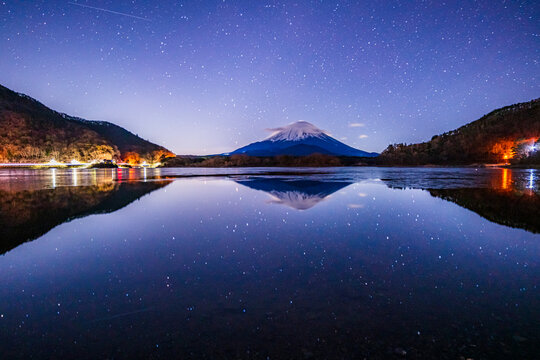 Fuji and the Shibunginid Meteor Shower at Lake Shojin, Yamanashi Prefecture,Minamitsuru District, Yamanashi,Fujikawaguchiko, Yamanashi,Japan