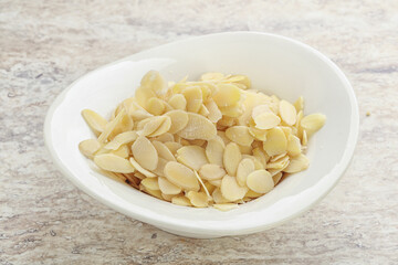 Almond nut slices for culinary