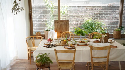 white and wood summer table 